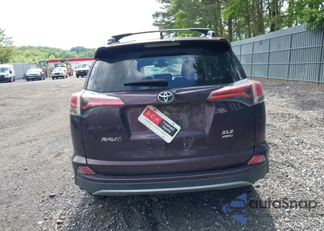 2018 Toyota Rav4 Xle z USA, uszkodzony, nr VIN 2T3RFREV6JW757206